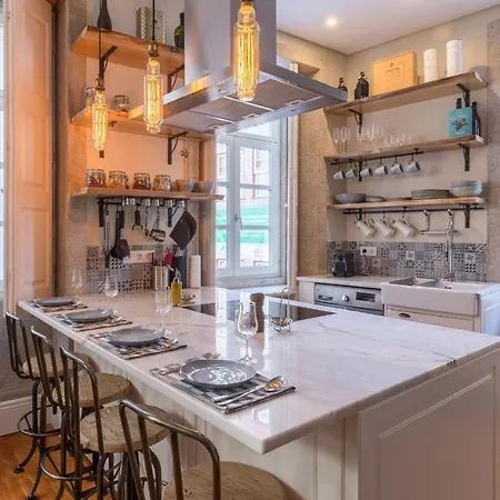 Elegant 2br Duplex In Center By Lovelystay 公寓